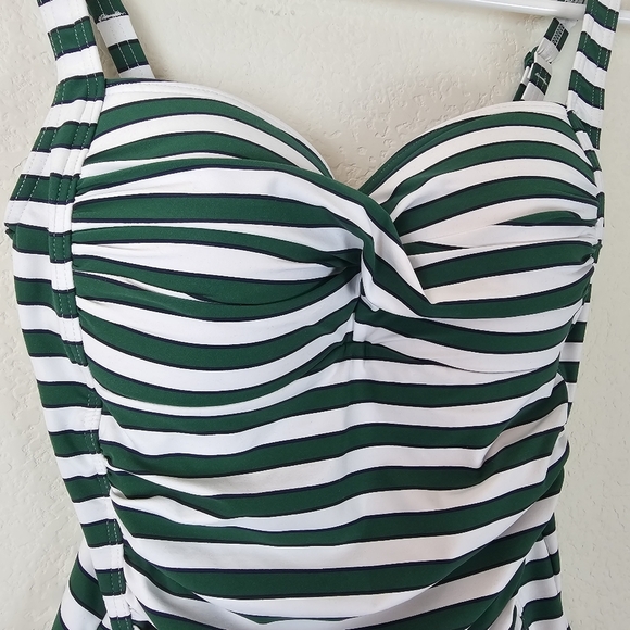 Nip Tuck Green White Stripe One Piece Swimsuit Size 6 Tummy Control - Picture 4 of 14